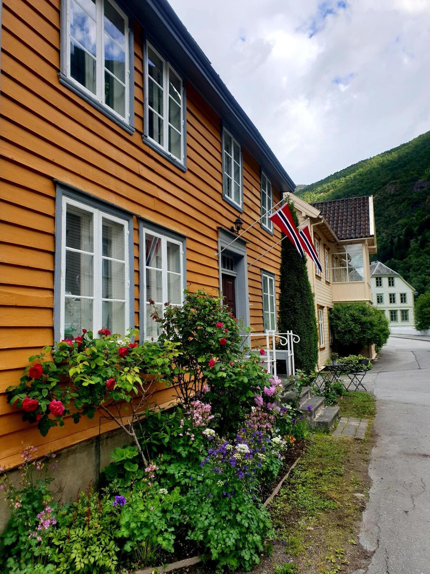 Вілла Kvammehuset Pa Gamle Лердалсьойрі Екстер'єр фото